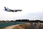Itami-airport_senrigawa-river_Airplane_2b