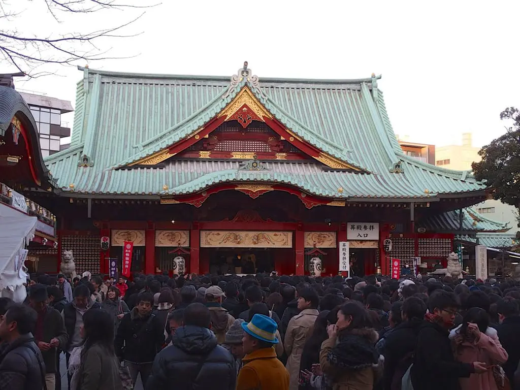 【日本新年】初詣是什麼？人山人海的神社寺廟祈求今年也是美好的一年