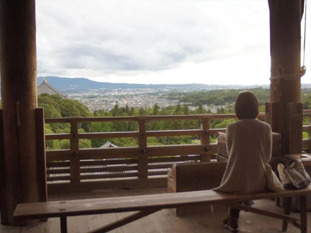 前往东大寺二月堂，独占奈良绝景！