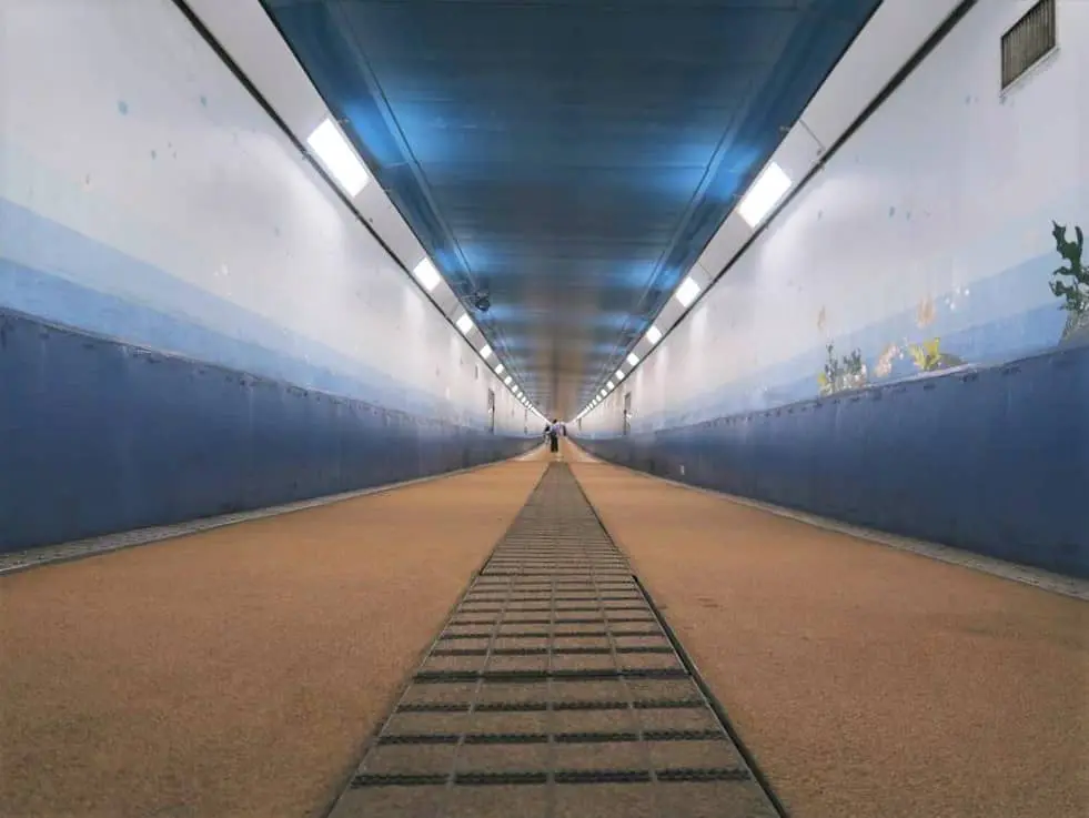 바닷속을 지나다! 시모노세키와 키타 큐슈를 묶는 「간몬 터널 인도(人道)」