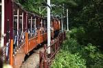 黒部峡谷トロッコ電車に乗って、富山県の雄大な自然を堪能!