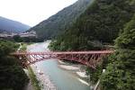 黒部峡谷トロッコ電車に乗って、富山県の雄大な自然を堪能!