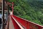 黒部峡谷トロッコ電車に乗って、富山県の雄大な自然を堪能!