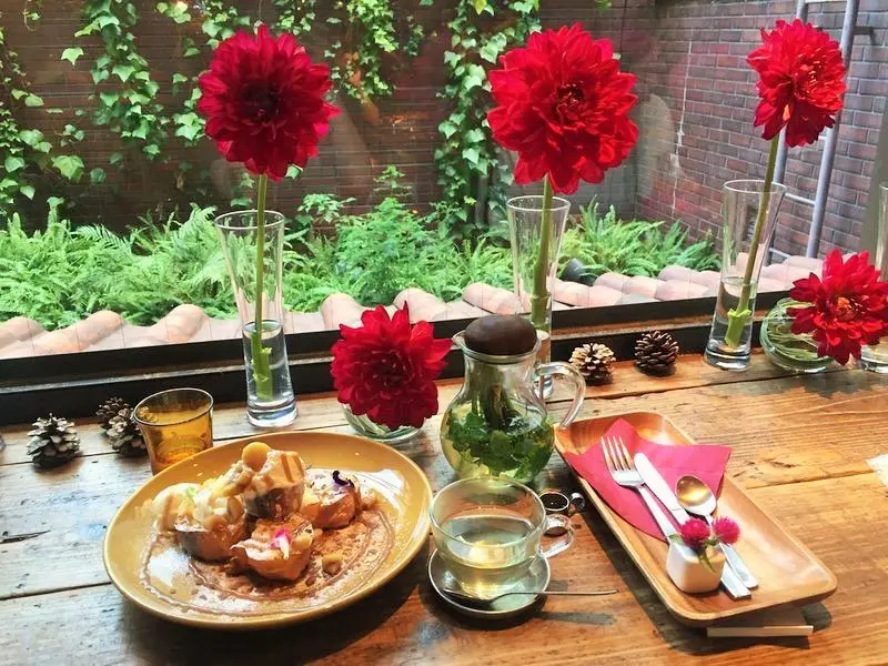 1442373046-4190168701_b