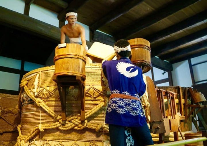 Museo del Sake Hakutsuru en Kobe: Una Visita Obligada para los Amantes de los Licores