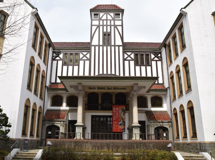 『早稻田大學』亞洲唯一的舞台表演博物館!演劇博物館