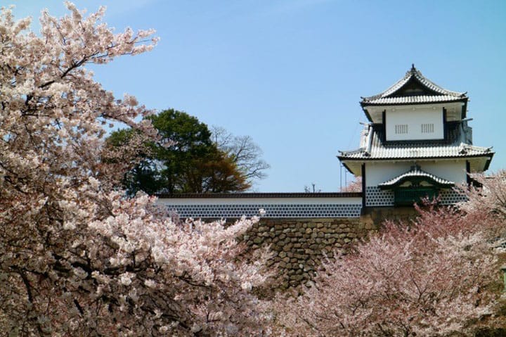 被日本的傳統古城感動到!在金澤城必須看的3個門~