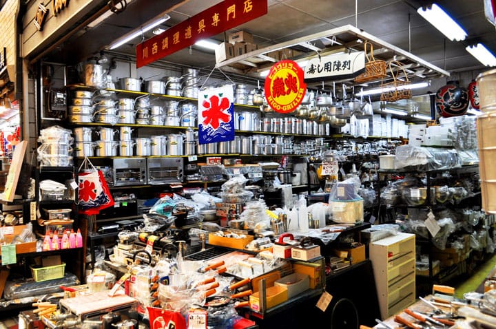天下の台所を支え続ける、大阪の千日前「道具屋筋商店街」