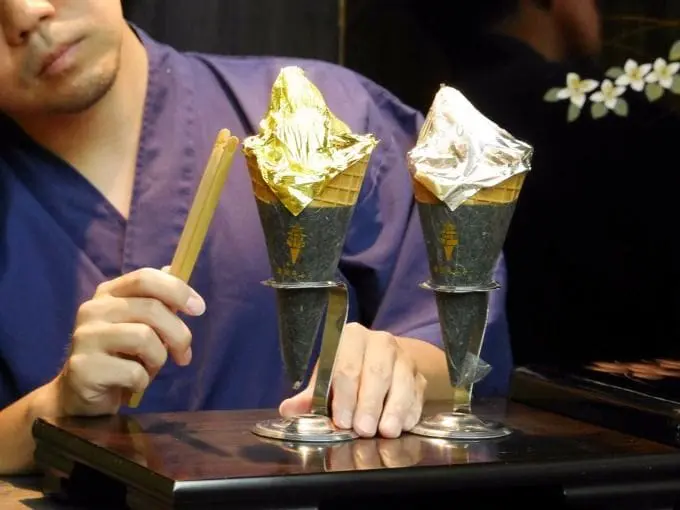 日本唯一！金銀箔專門咖啡廳「箔匠 きんとぎん」京都閃亮亮登場！