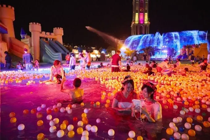 不讓USJ搶風頭 豪斯登堡大規模水上樂園登場 