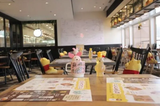 與小熊維尼的午茶約會！新宿「蜂蜜咖啡」限定登場