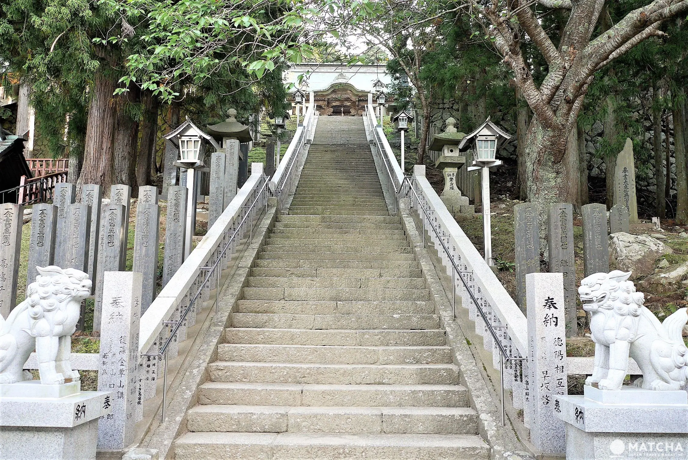 神社の階段