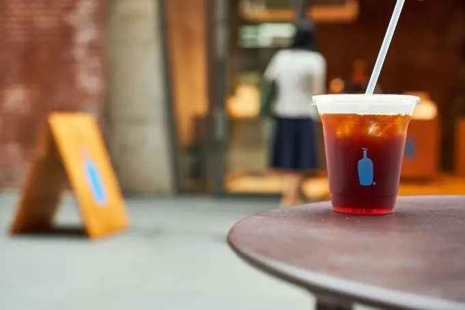 近秋葉原！Blue bottle coffee首家外帶店神田萬世橋開幕