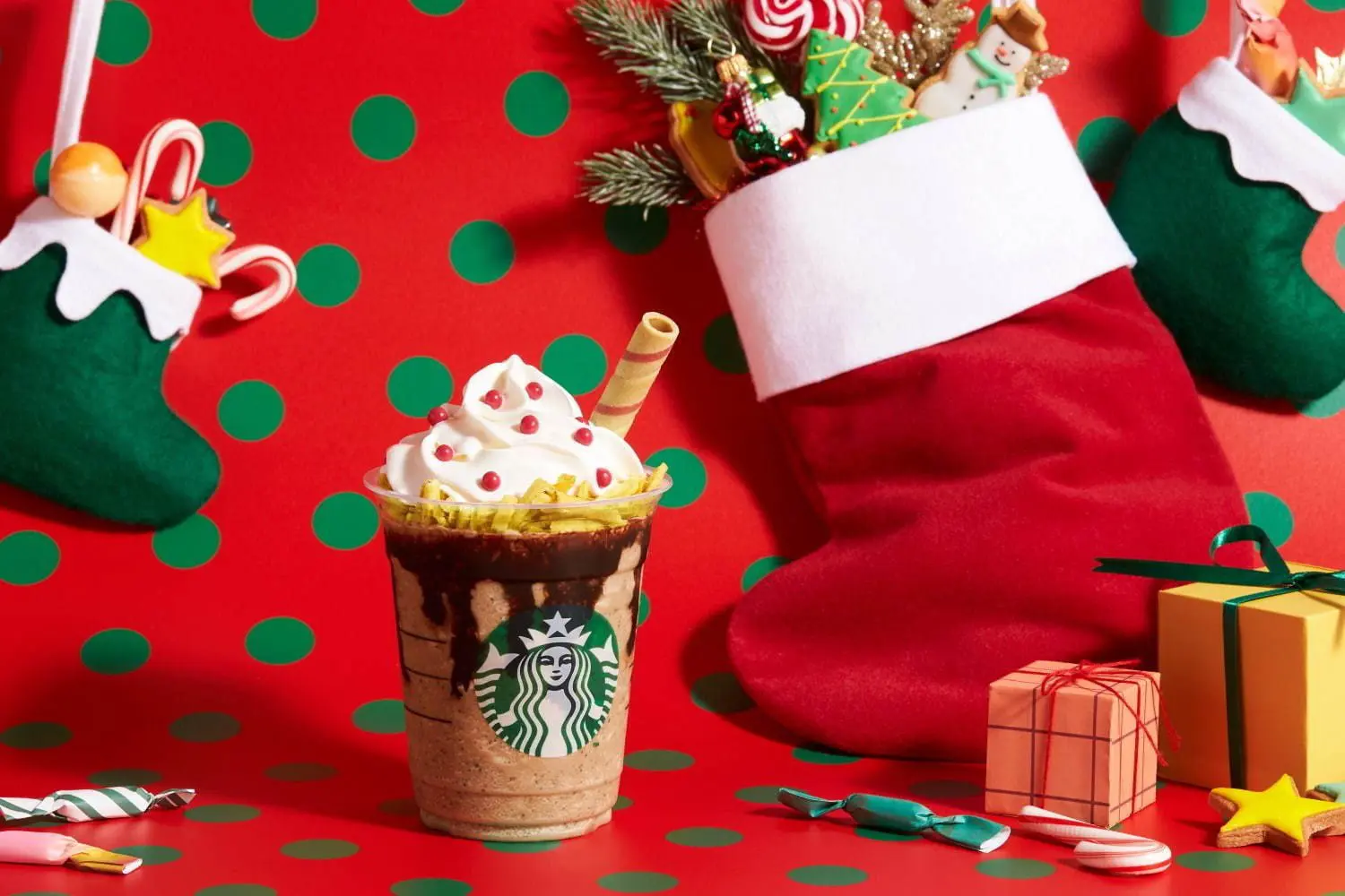 Santa Boots Chocolate Frappuccino แฟรปปูชิโนพิเศษรับคริสต์มาสชุดที่ 3 จาก Starbucks