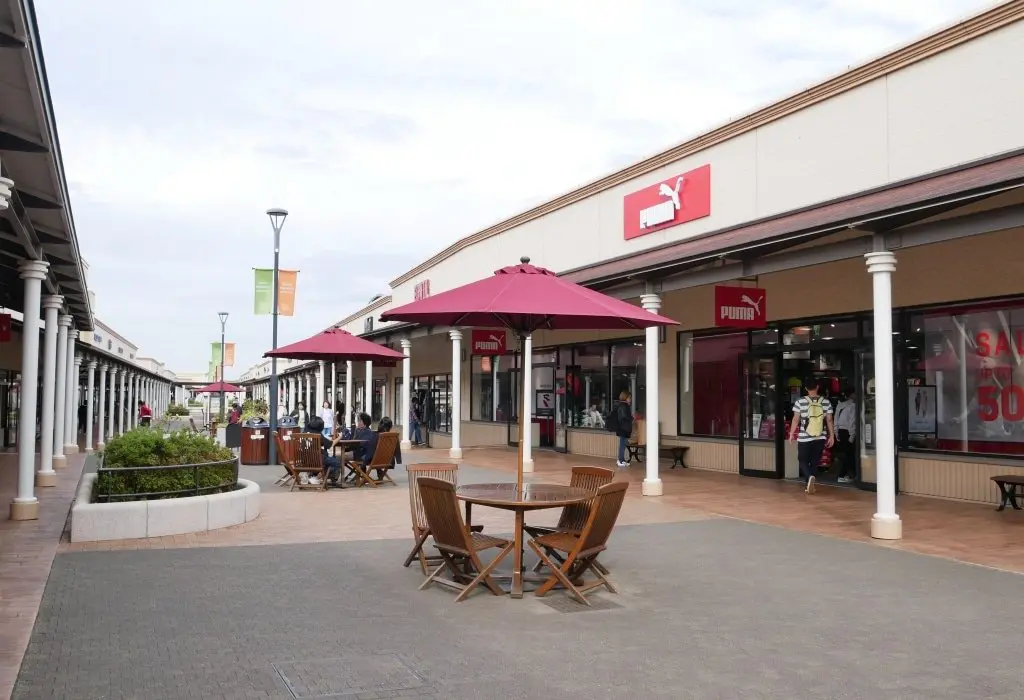 酒酒井OUTLETS戶外桌椅