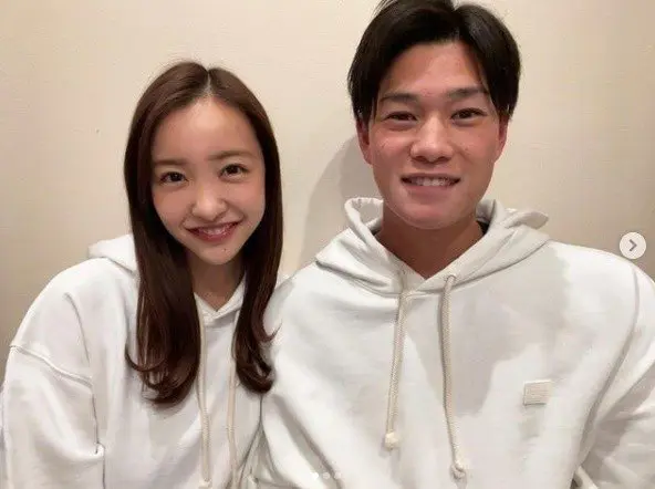 AKB48「神7」成員板野友美結婚了！閃嫁棒球選手高橋奎二