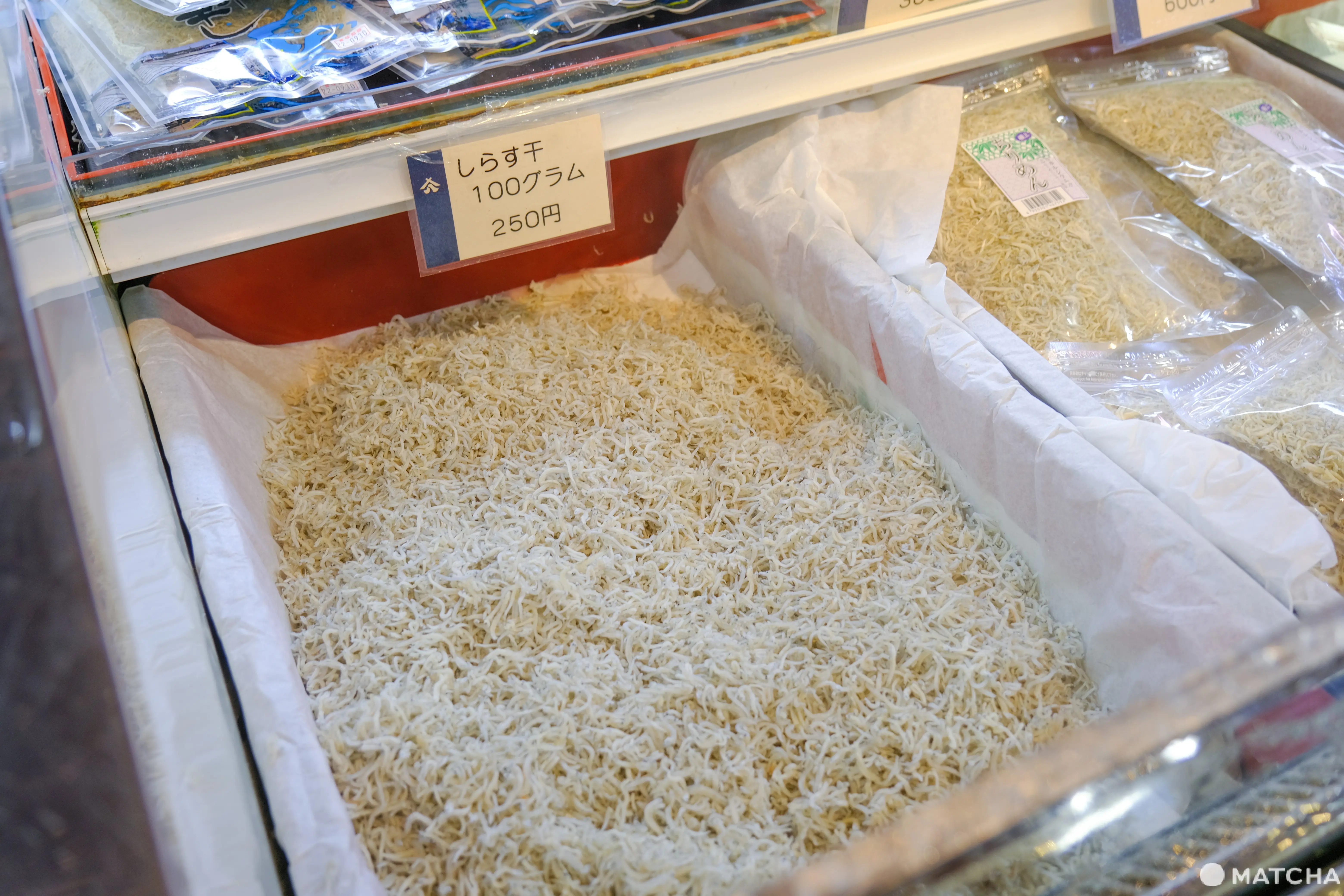 緑茶・大吟醸で魚を加工⁉茨城・大洗で「飯岡屋水産」の絶品干物やハマグリ、シラスを楽しもう！