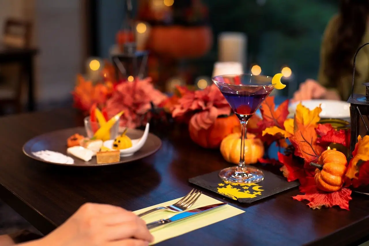 Hakone's Healing Halloween Terraces: Bonfires, Starry Skies, Cocktails, and More!