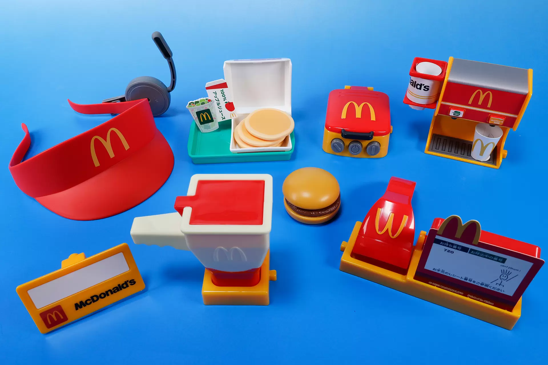 麥當勞兒童餐新玩具「店員家家酒」太可愛，大人也想收藏！