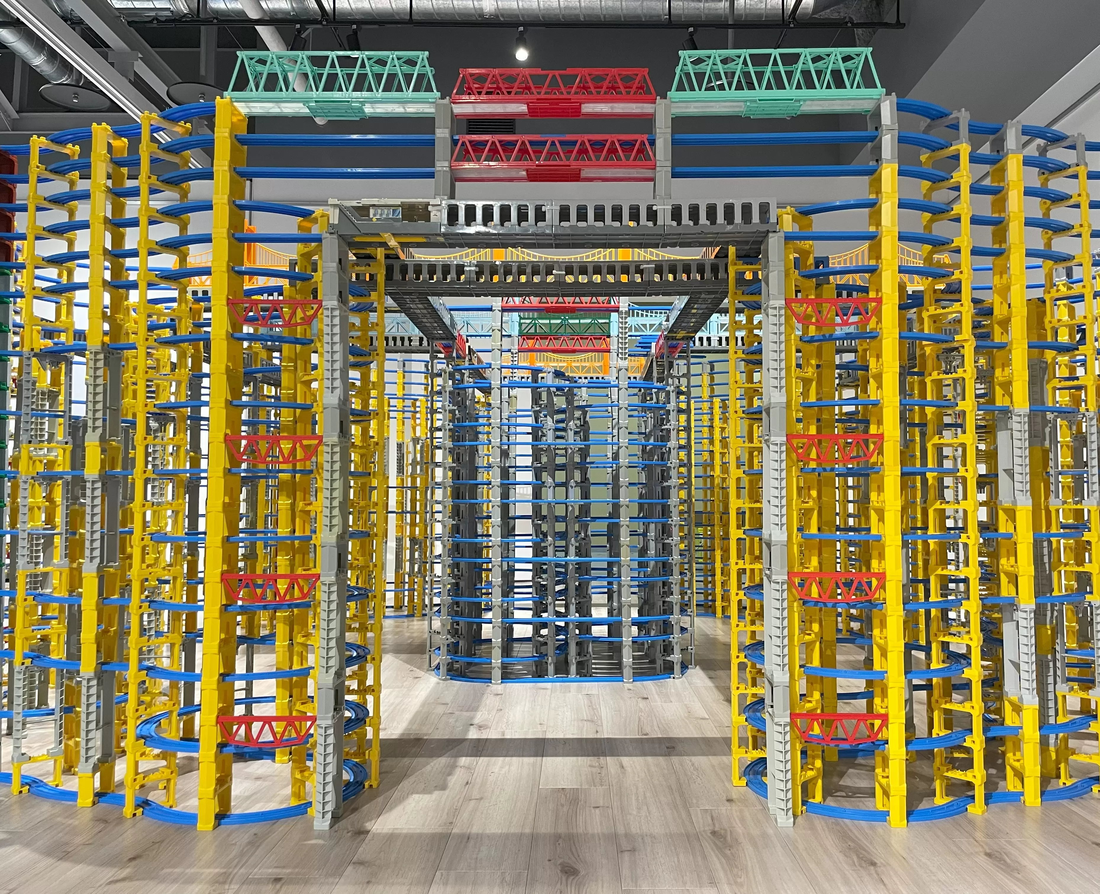 Plarail鐵道模型暑假限定活動，巨大鐵道模型魄力十足！