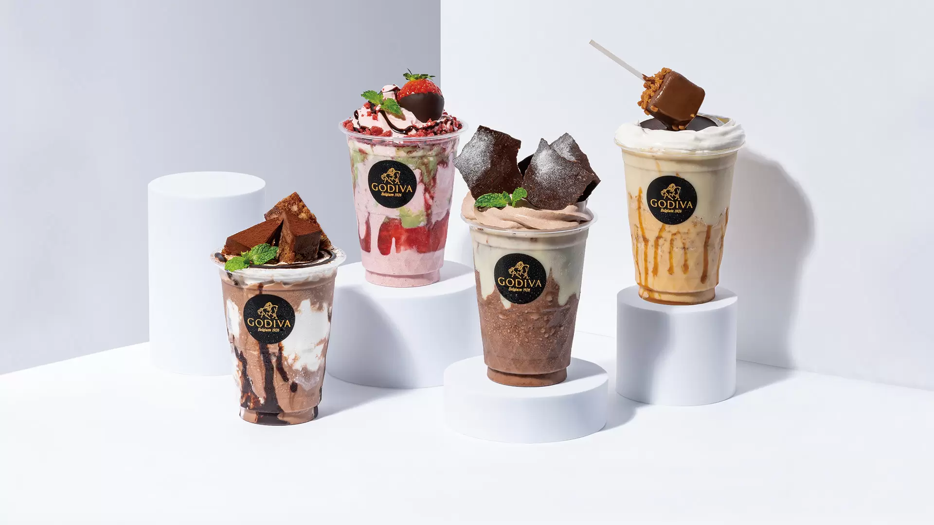 Godiva 創意店落腳原宿！推出驚人的咖哩・抹茶草莓風味的巧克力冰飲！？