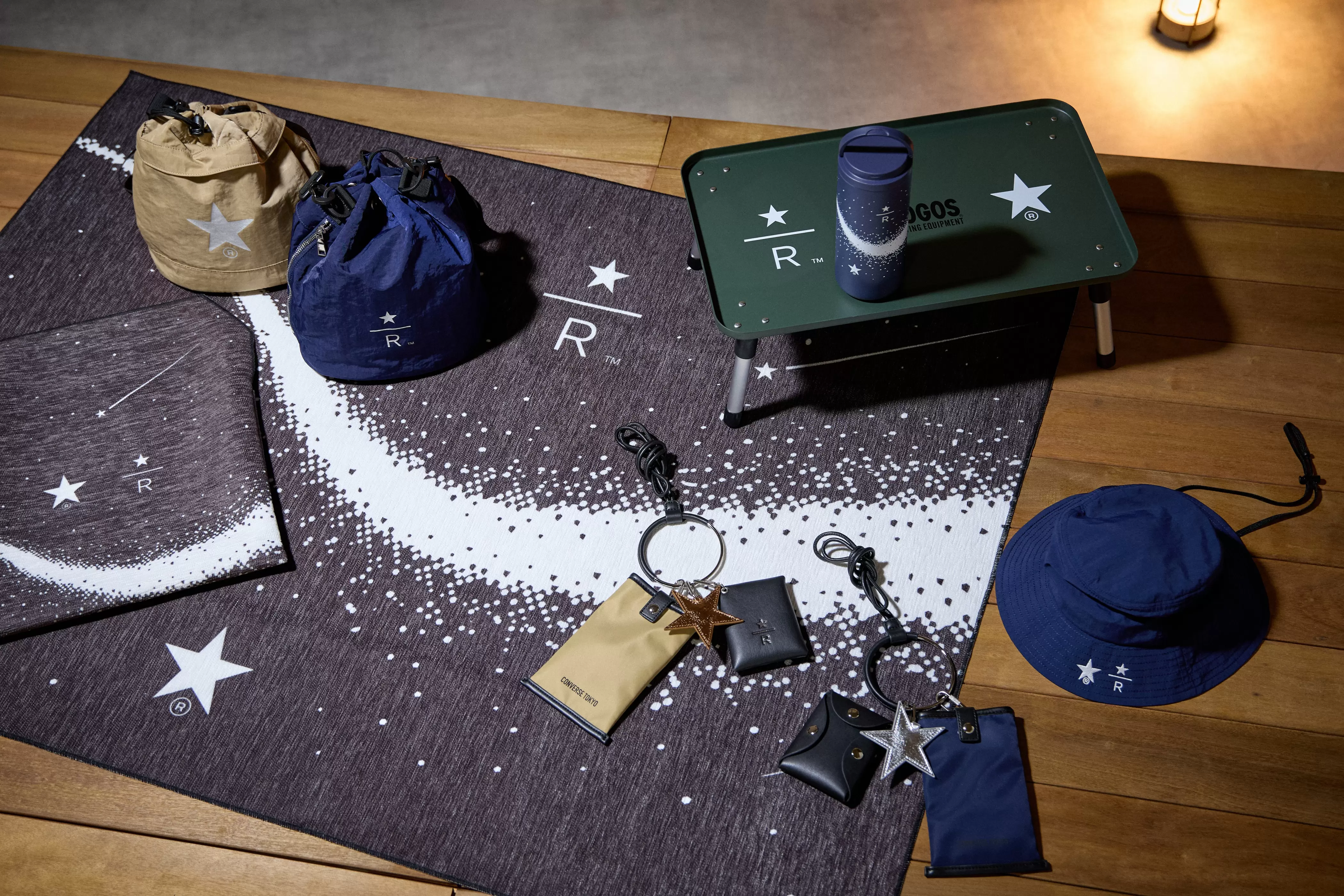 星巴克×CONVERSE攜手推出「冰咖啡與觀星」主題的戶外周邊商品