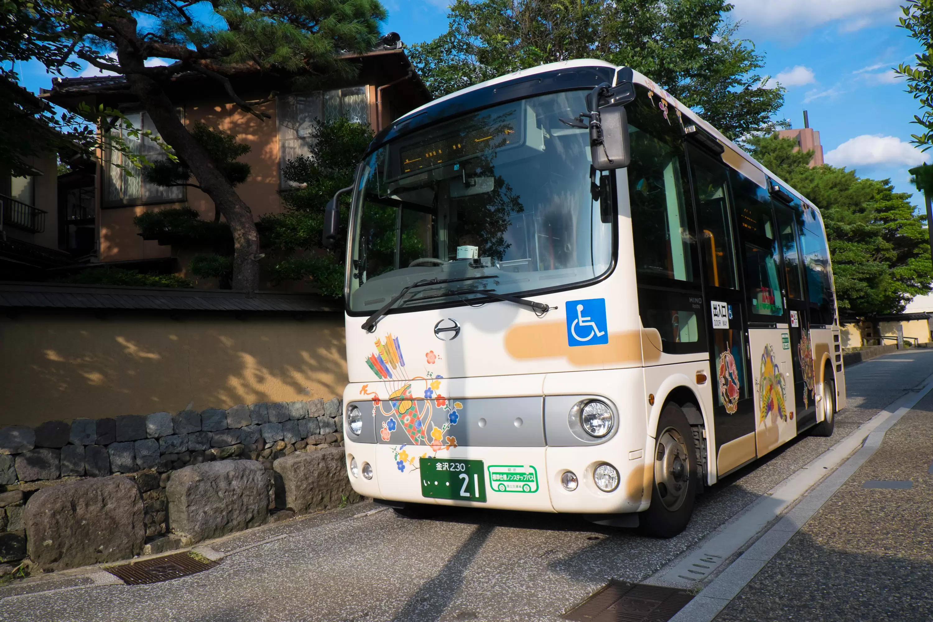 Kanazawa Flat Bus<br /> 