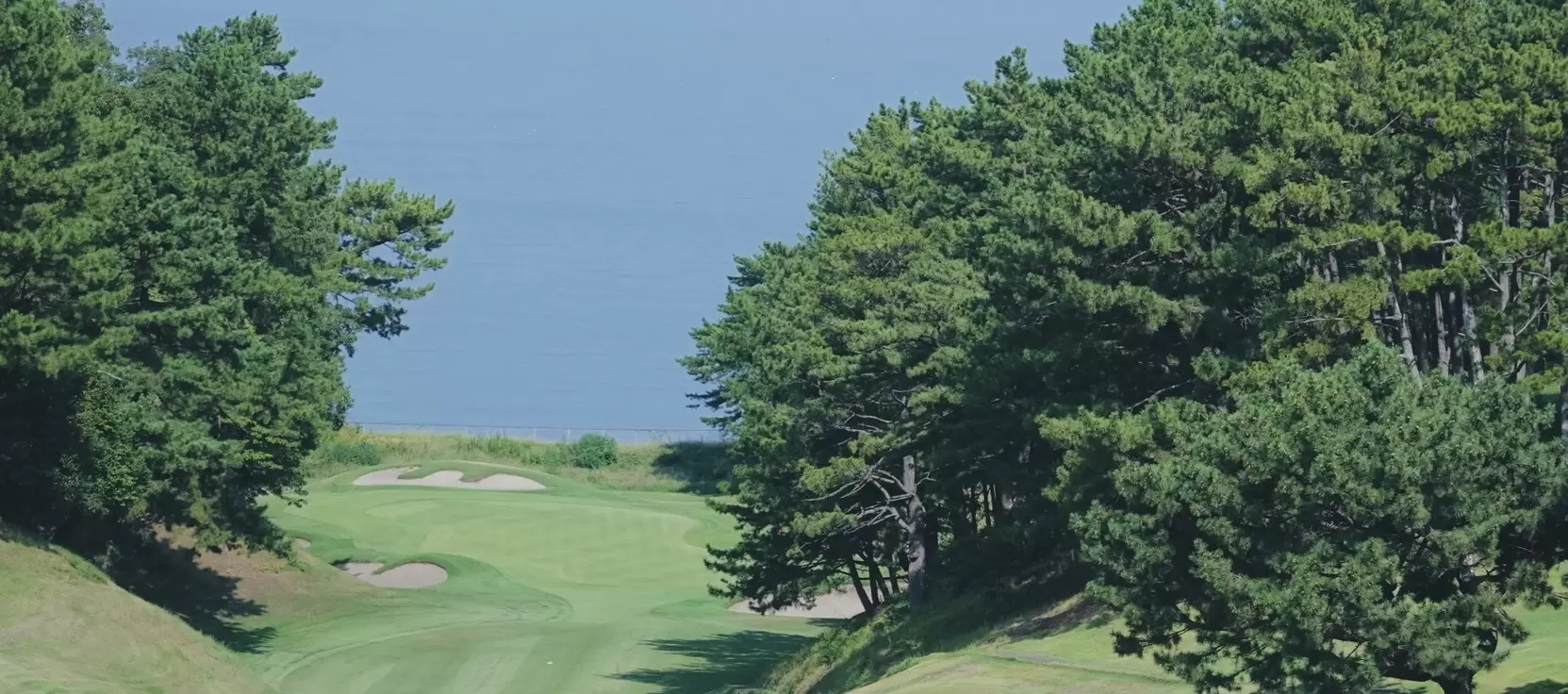 The third hole by the sea<br /> 