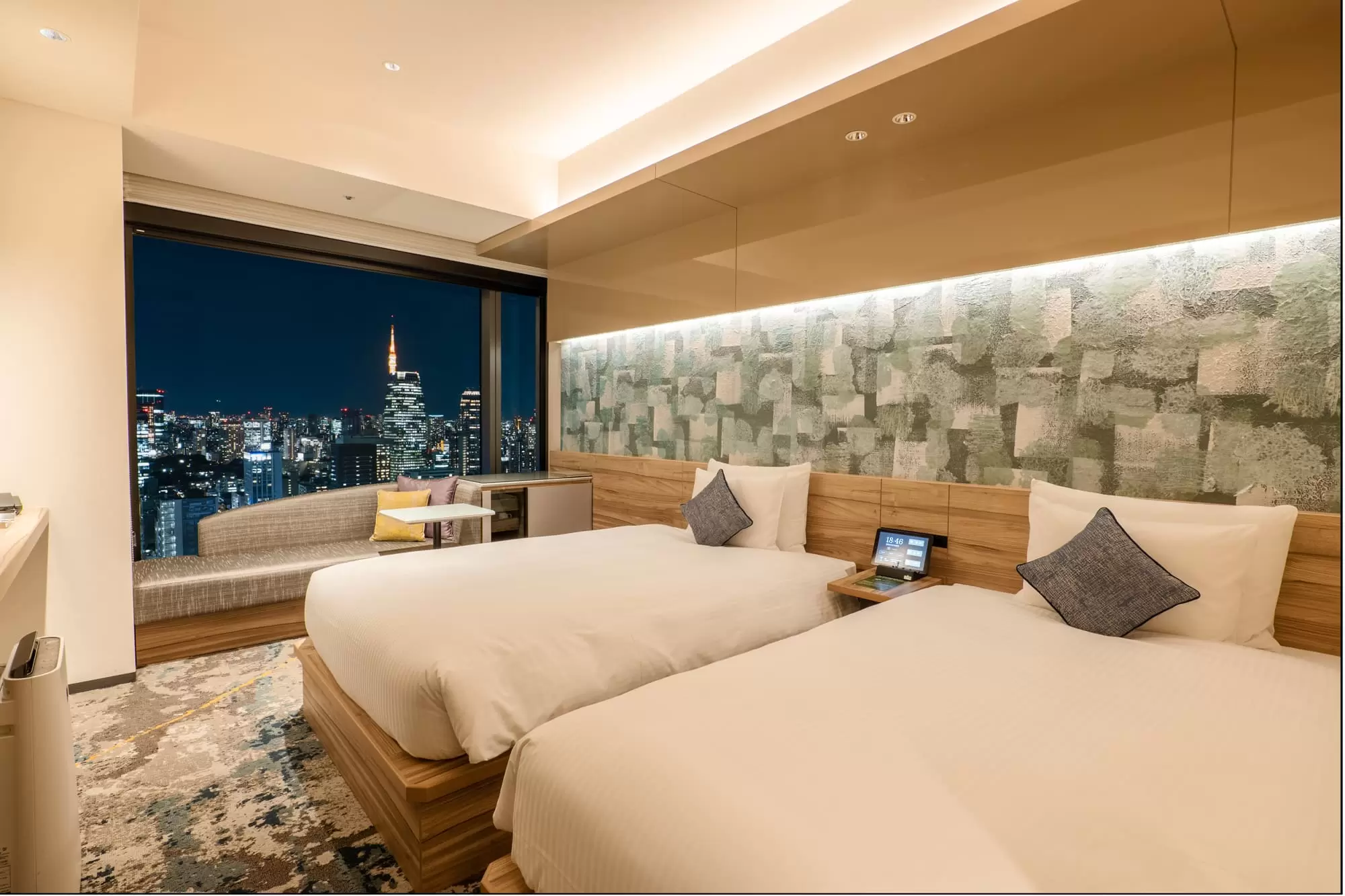 Superior Twin Room: Rooms on the 19th to 27th floors with views of Tokyo Tower. (Views vary depending on the room.)<br />