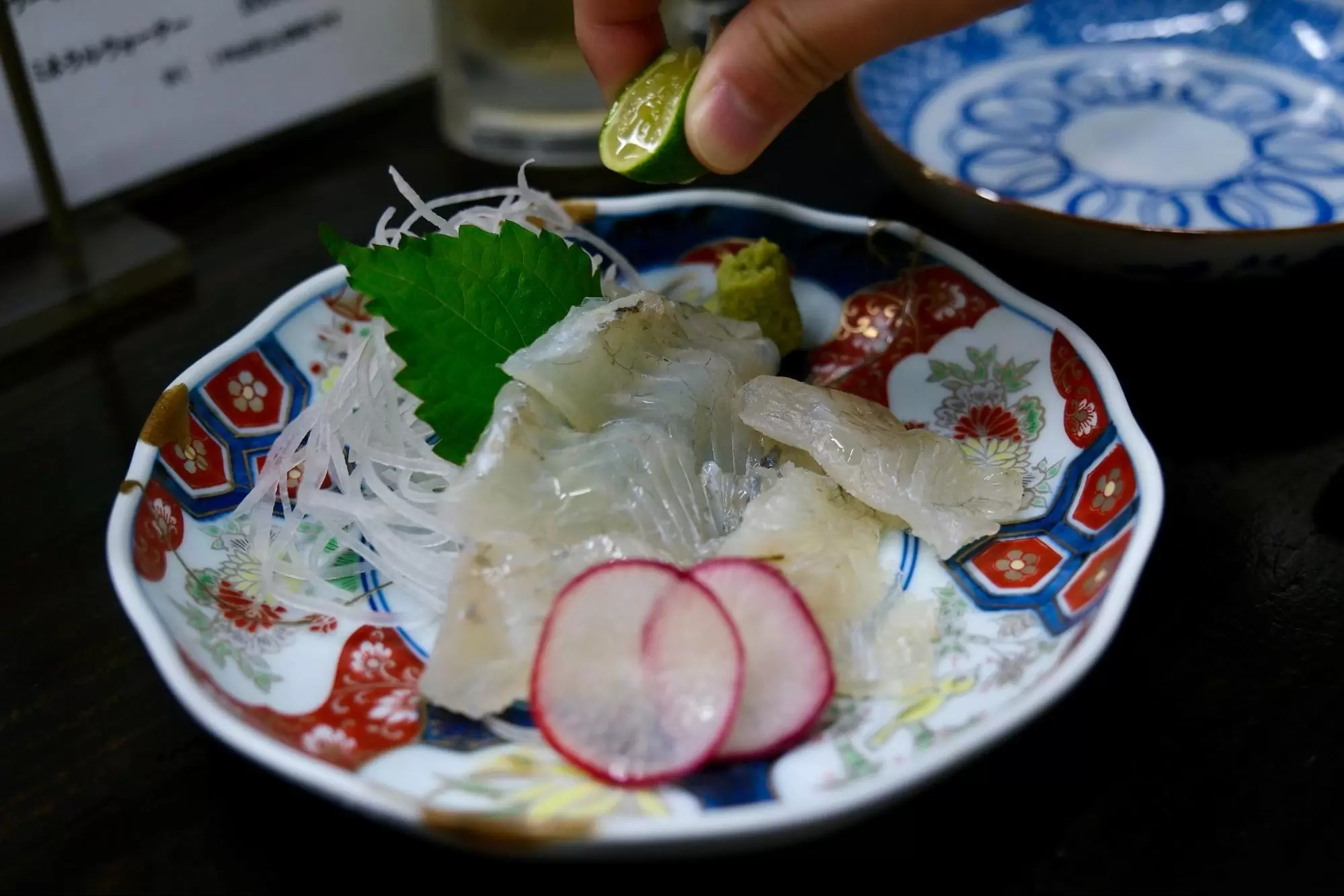 อิ่มอร่อยกับซาซิมิสดๆ จากเกาะอาวาจิที่อิซากายะไดสุเกะ<br /> 