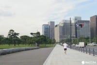 <ruby>旅<rt>たび</rt></ruby><ruby>ランナー<rt>runner</rt></ruby>に おすすめ。<ruby>走<rt>はし</rt></ruby>りながら <ruby>東京<rt>とうきょう</rt></ruby>を <ruby>観光<rt>かんこう</rt></ruby>できる <ruby>皇居<rt>こうきょ</rt></ruby><ruby>ラン<rt>run</rt></ruby>の <ruby>魅力<rt>みりょく</rt></ruby>と マナー
