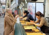 ローカルフードやおみやげ探しも楽しめる！日本の商店街・完全ガイド
