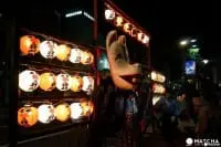 除夕夜與狐在一起許願如何？ 來與狐有著妙不可言深緣的「王子」街道散散步吧～