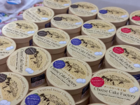 A sure-fire souvenir to please! The fresh taste of Jersey beef from the foot of the Yatsugatake Mountains - "Yatsugatake Cheesecake Factory"