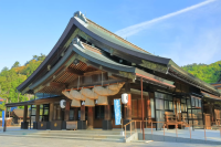 【2026】島根縣「出雲大社」參拜結緣攻略！超巨大注連繩與星巴克都在這裡