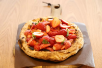 Experience strawberry picking and delicious sweets at Kamome Farm in Okayama