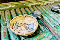 Zeniarai Benzaiten Ugafuku Shrine In Kamakura - Help Your Money Luck!