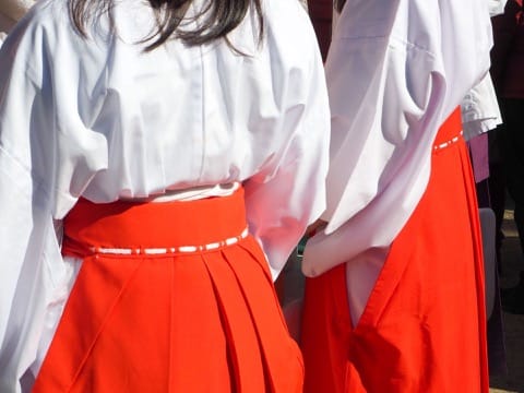 日本のことば事典「巫女」