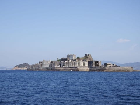 連日本人都瘋狂的世界遺產--軍艦島