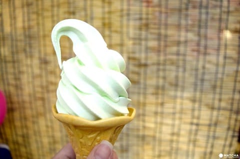 大分県アンテナショップのカボスソフトクリーム
