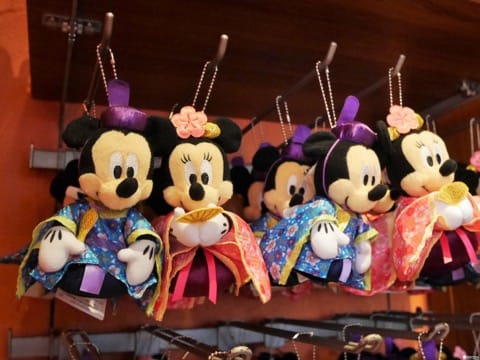 來夢想王國過新年吧!東京迪士尼樂園限定春節伴手禮特輯