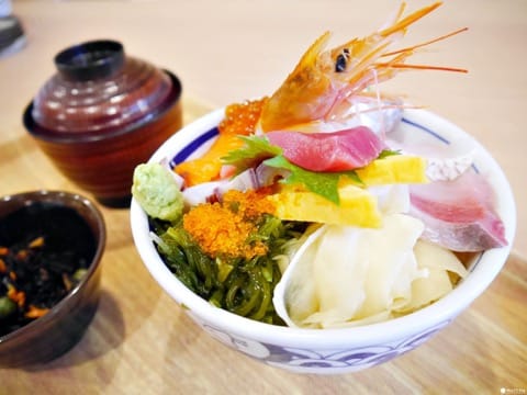把東京吃一輪!「兩國」舊車站改造成江戶美食饗宴NOREN