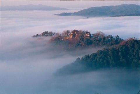 岡山県高梁市の天空の城「備中松山城」