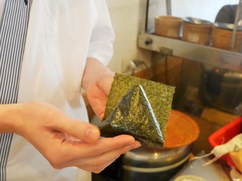 東京最古老的手作飯糰店 「淺草 宿六」