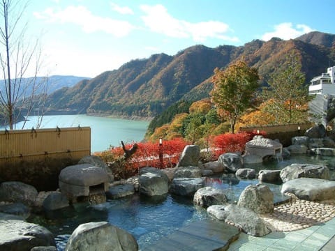 水上温泉