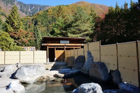 【岐阜県】大自然豊かな奥飛騨温泉郷で、身も心もリフレッシュ!~アクセス、日帰り温泉、旅館情報など~