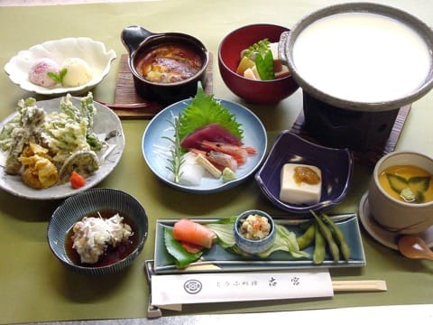 日本酒の蔵元探訪に、英語OKのナイトスポットまで。神奈川県の大人旅スポット