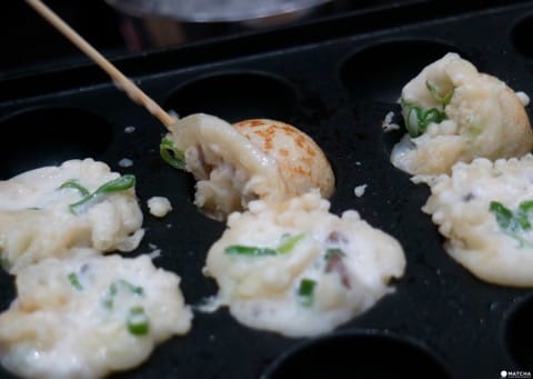 本場大阪でたこ焼き作りに挑戦!ムスリムのお客様にも大人気の和食レストラン「祭」
