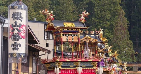 【岐阜県】江戸時代にタイムスリップできる!? 高山祭のアクセス・見どころなど