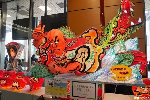 A fresh Nokkedon seafood rice bowl topped with various sashimi at Furukawa Market in Aomori